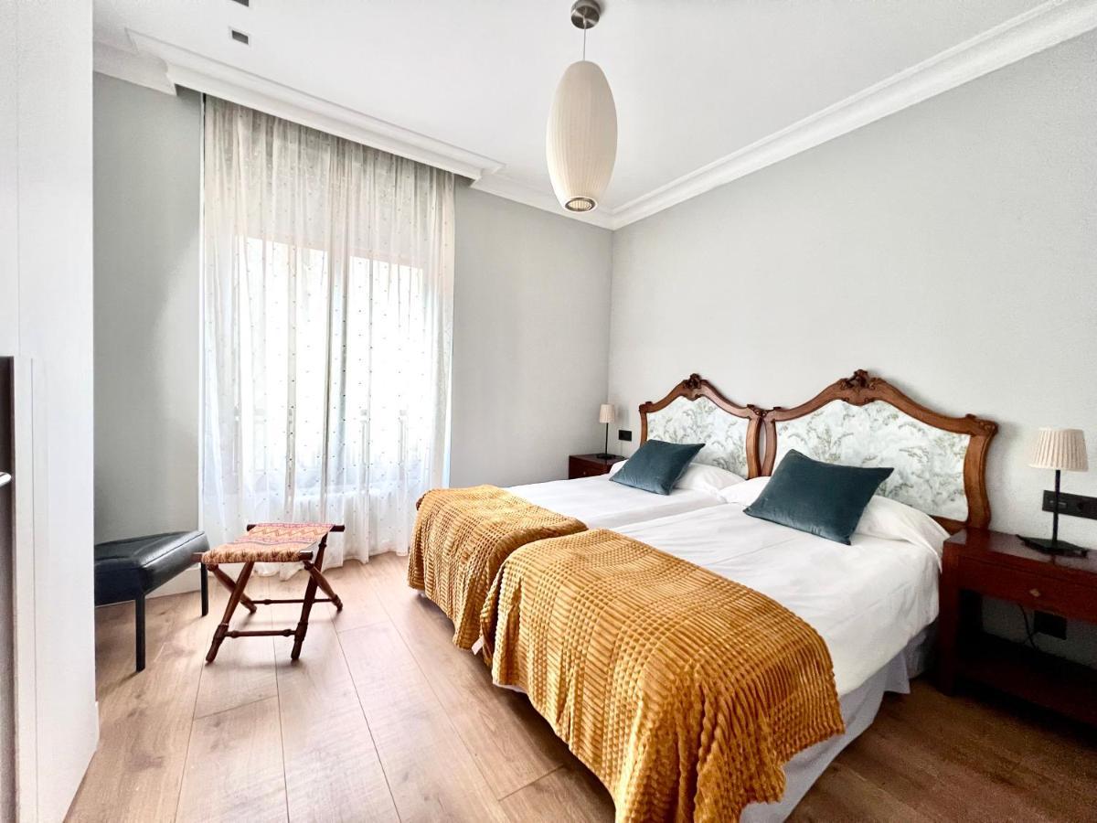 Housing Gran Via Luxe Apartament